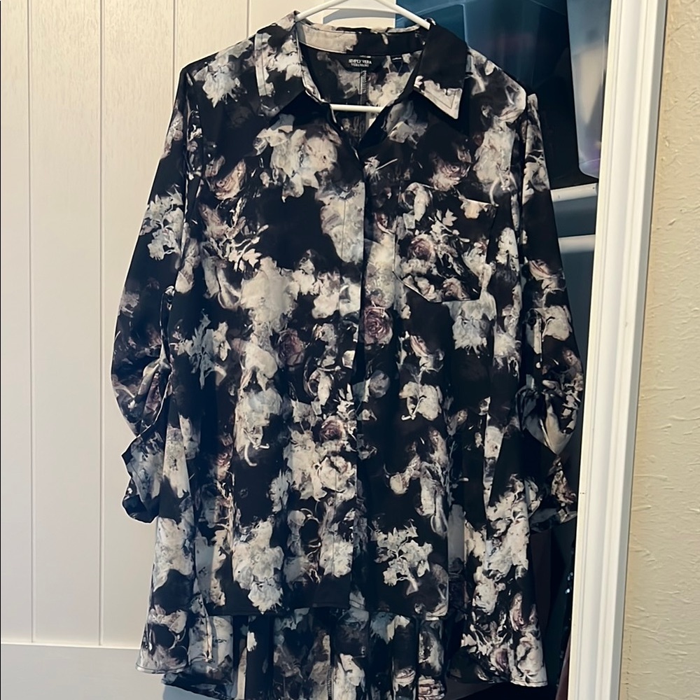 Simply Vera Floral Black and Purple Women’s Blouse Large